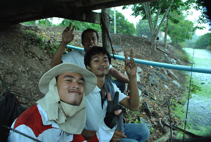 ฝน ตก   ซะงั้น  :laughing: :laughing: :laughing: :laughing:
