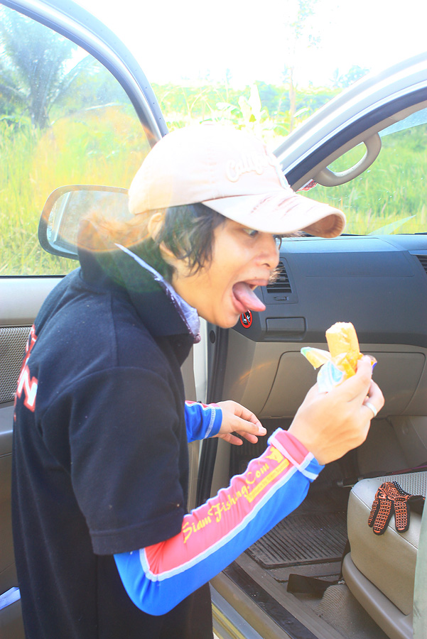 สงสัยจะใช้พลังไปเยอะออกมาก็หิวเลย  :laughing: :laughing: :laughing:

ทำปายยด้ายย นะท่านเลขา  :laug