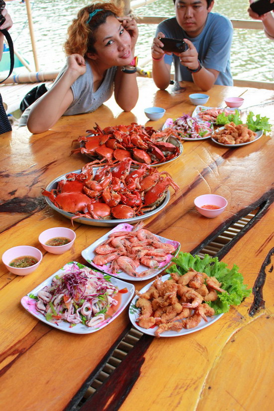 [q][i]อ้างถึง: Tle_Arm posted: 28-05-2554, 00:48:27[/i]

สวดยอดเลย