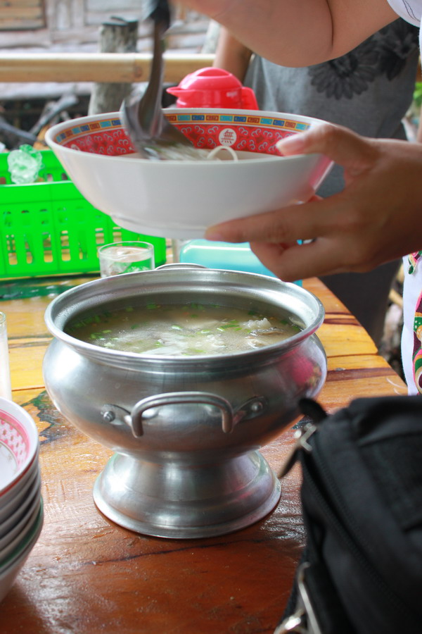 [q][i]อ้างถึง: คนเมืองมุก posted: 28-05-2554, 02:24:25[/i]

java