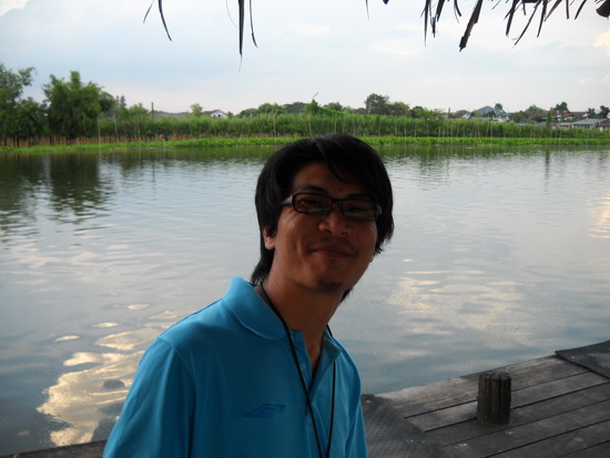 อุ้ยใครแว๊บๆ..ผ่านมา...น้าเบียร์นี่เอง..สวัสดีครับ
บ้านใครทำไร่..ทำนา..แล้วอยากจะทำเกษตรพอเพียง
บอ