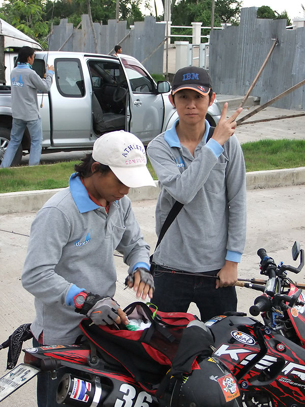[b]ตามกันมาติดๆครับ น้าโข่งปลายาง กับ น้าบิ๊กปลายาง จร้า[/b]
:cool: :cool: :cool: :cool: :cool: :co