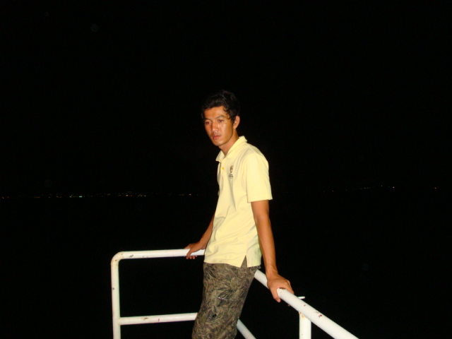 [q][i]อ้างถึง: eakdon posted: 31-05-2554, 11:15:54[/i]

เกาะท้ายเรือไปติดๆๆครับน้า
 :grin: :grin: