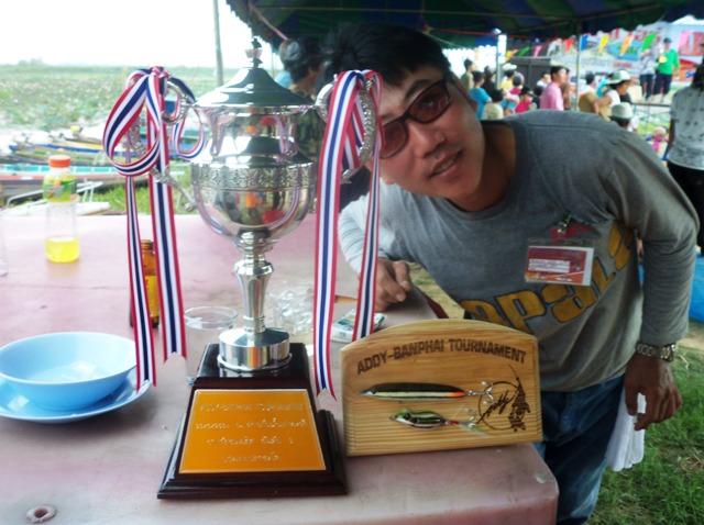 เอ้าแถมถ้วยข้างๆๆอีก1 :cool: :cool: :cool: :cool: :cheer: :c