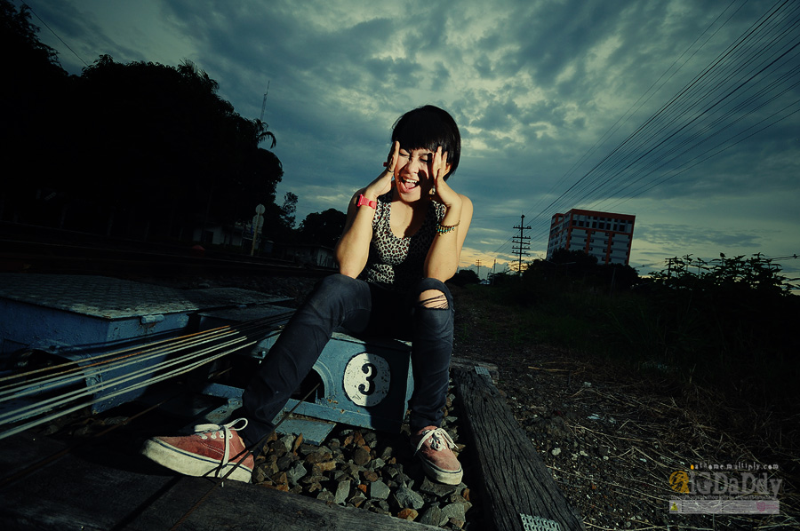 ใบนี้ D90 sigma 10-20

รอช่วง ทไวไลท์ แยกแฟลชตัวเดียว จากด้านข้าง...

F 13 s..(ขออภัยจำไม่ได้ครั