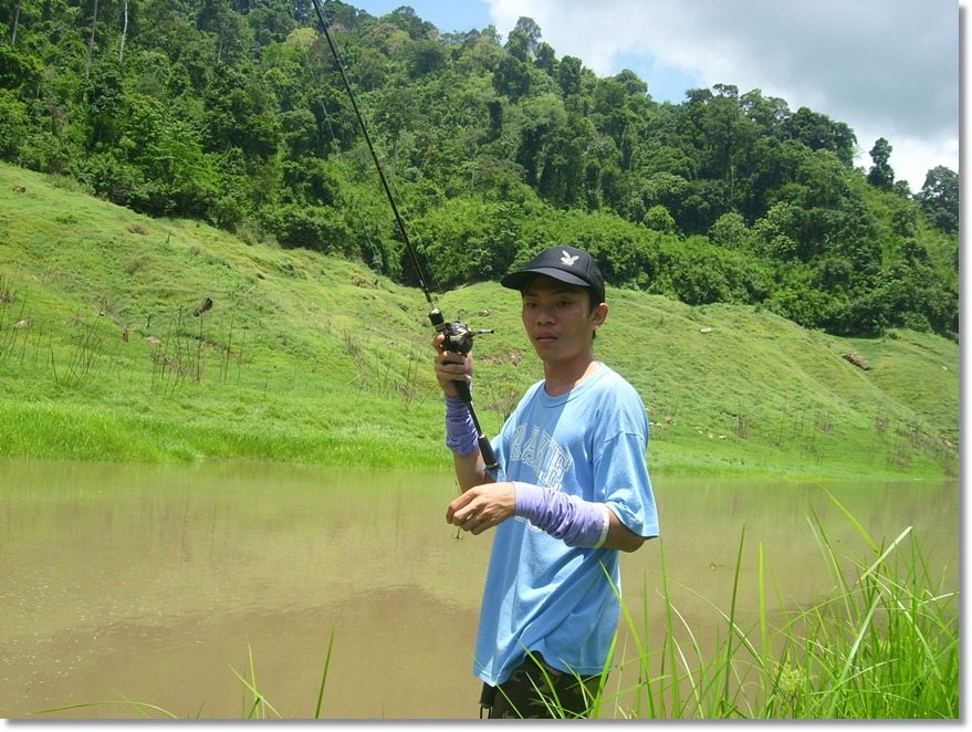  [b]ดูสีหน้าตอนปลาหลุด[/b] :laughing: :laughing: :laughing: :laughing: