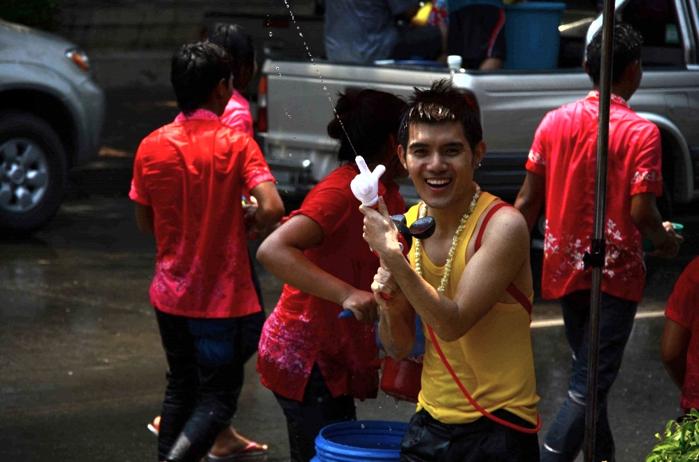 ภาพนี้ถ่ายโดยนางนิค D7000 เลนส์คิท 18-105 โหมด M 
 น้าภัคช่วยวิจารณ์เลนส์ตัวนี้กับ เลนส์16-85 กับ 1