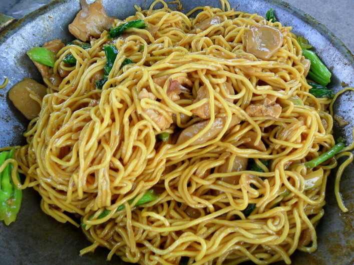 เสร็จแล้วหมี่ผัดกระทะเบ้อเริ่ม :umh: