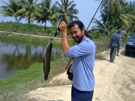 [q][i]อ้างถึง: BIG+FISH posted: 05-06-2554, 19:47:51[/i]

ขอเเสดงค