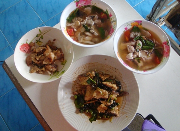 ลูกๆ ล้างเรือเสร็จแล้ว อาหารพร้อม ขอตัวไปทานข้าวกับครอบครัวก่อนนะคับ สุดท้ายนี้หากมีข้อผิดพลาดประการ