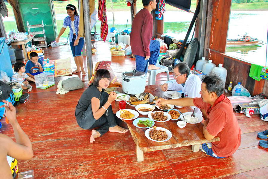น้าดั๋ย...ลูกสาวผมและพรานวัฒน์กินข้