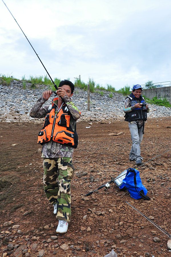 เข้าถึงจุดลงเรือ ก็รีบหาทางสลัดแห้วกันเลย :laughing: