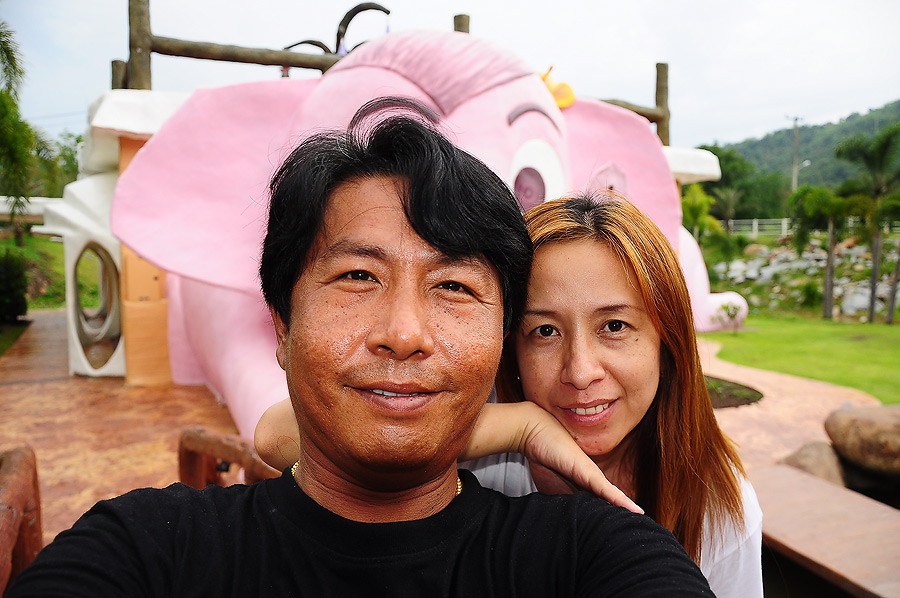 ดูภาพนี้แล้วเหมือนนางฟ้ากับคางคกเลยเนอะ :grin: :grin: :grin: :grin: