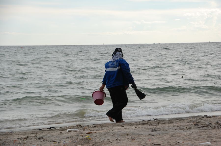 อีกหนื่งอาชีพริมชายหาดบางแสน