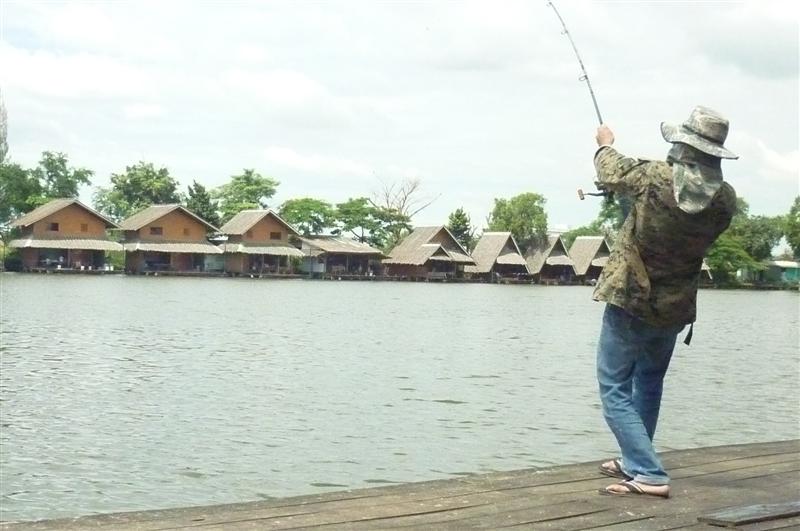 ตัวต่อมา เออ..ให้มันได้อย่างนี้สิ  ไม่ได้มานานยิ่งไม่ค่อยมั่นใจอยู่ 