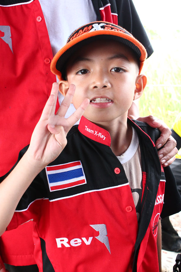 น้องเอเธน ชู 4 นิ้ว 4 แต้ม ซวยละ พี่ๆค๊าบ ทีหลังอย่าแก่    :flag: