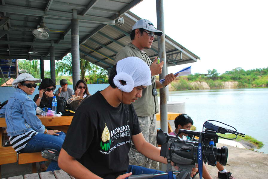 ตากล้องซื่อ....อะไรหว่า!!!!!!จำไม่ได้ครับ....ขอโทษที่เด้อ!!!!!!ถ้าเป็นสาวๆๆๆจะจำแม่น....เป็นผู้ชายขี