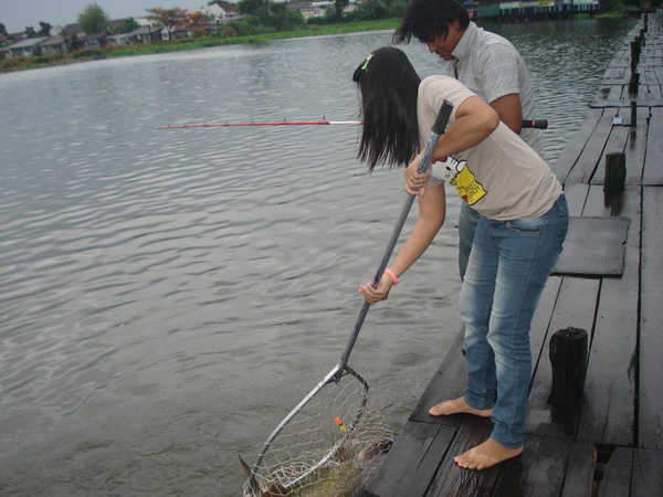 ครอบครับสุขสันต์...ช่วยกันอัด..ช่วยกันตักครับ..อิจฉา