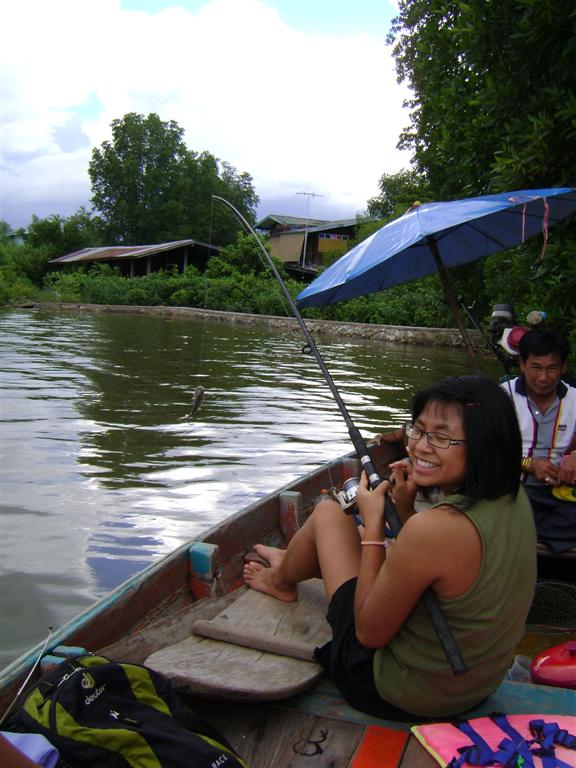 มันเอาอีกแล้ว  ภาระใคร รับผิดชอบ มันด้วยนะ
ตรูไม่เกี่ยว :laughing: :laughing: :laughing: