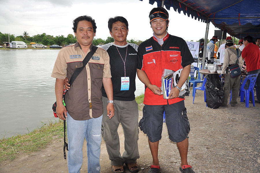 ขอถ่ายรุปคู่กับน้าหมุกับน้าใจสักนิดนึงน่ะคร๊าบบบ :grin: :grin: