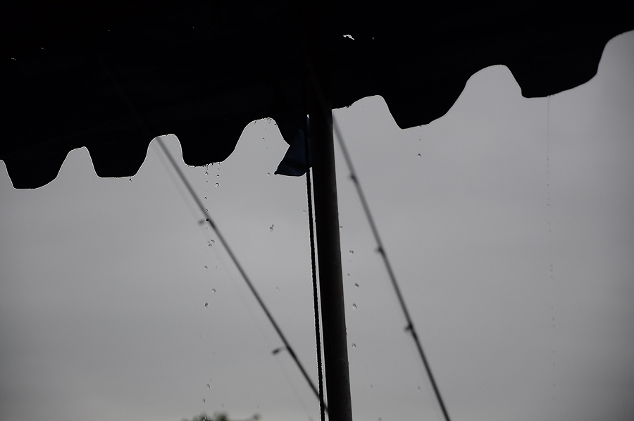 ฝนฟ้าอากศใครจะไปห้ามได้เนอะ แต่พี่เอ เจ้าของบ่อดังก็ไปบนกับหลวงพ่อโสธร สิ่งศักดิ์สิทธิ์ของชาวแปดริ้ว