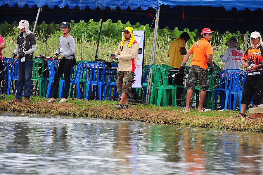 ปลาขึ้นต่อเนื่องตลอด ตามถ่ายไม่ค่อยจะทันเลย :grin: