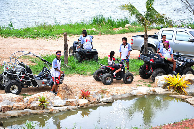 มาดูรถ ATV กันมั่งดีกว่า :cheer: :cheer: :cheer: