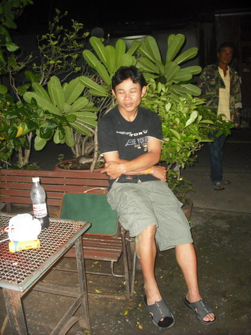 เริ่มกันด้วยภาพนี้ ....................... พูน ครับ  :smile: :smile: :smile: