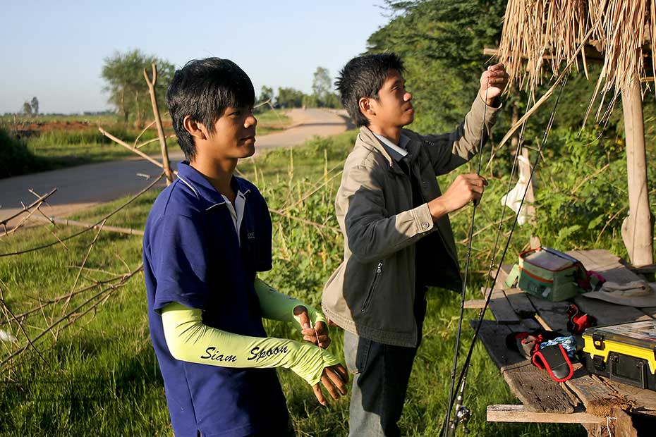 พากันออกจากขอนแก่นตั้งแต่เช้า
มาถ
