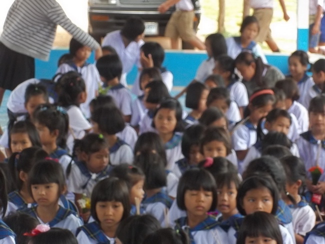 จัดแถวแยกชาย-หญิงครับ :grin: :grin: :grin: