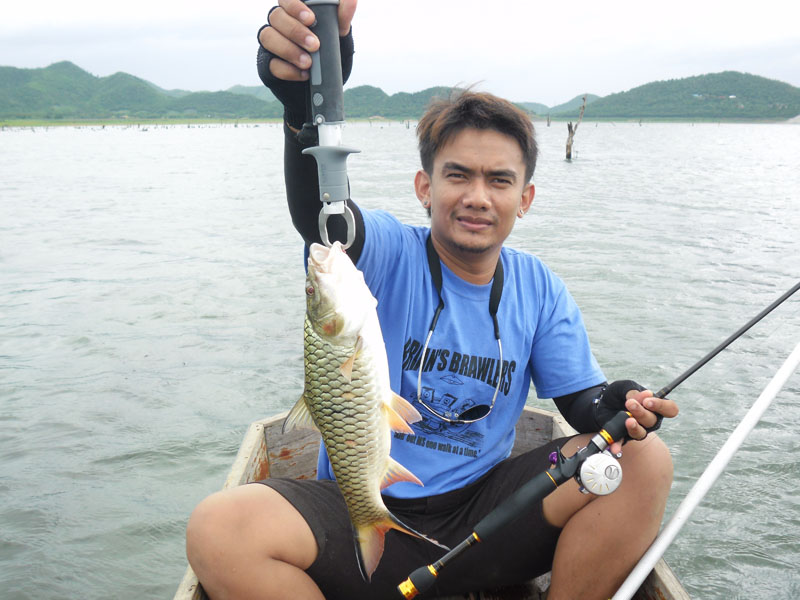 รอดแล้วครับ  :laughing: :laughing: :laughing: นำก่อนไป1 ประตู 