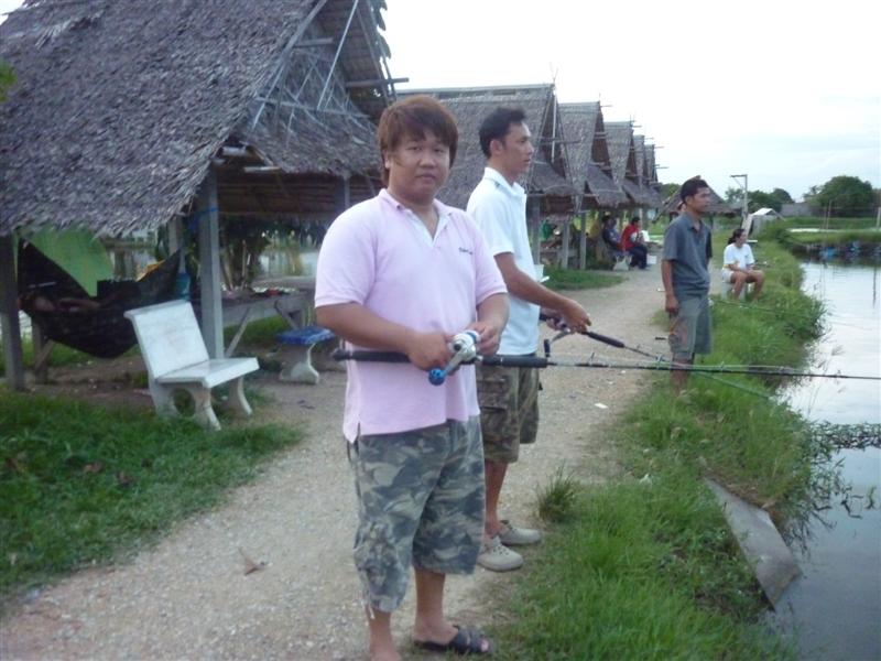 ตาอู๊ด  :   relax เวลาเหลือน้อยแล้วน๊า....เร่งมือหน่อย