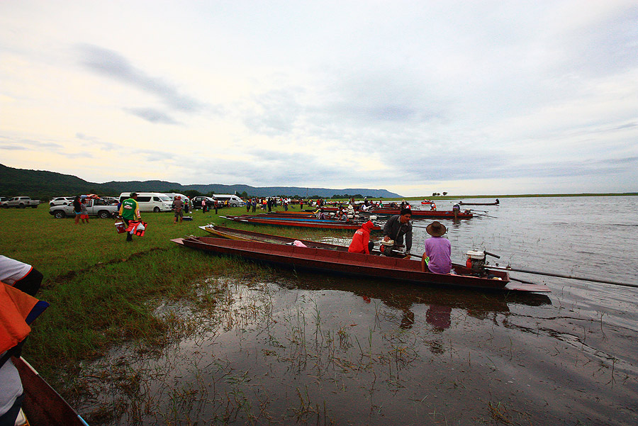 บรรยากาศบริเวณจุดลงเรือครับ  :love: :love: :love: