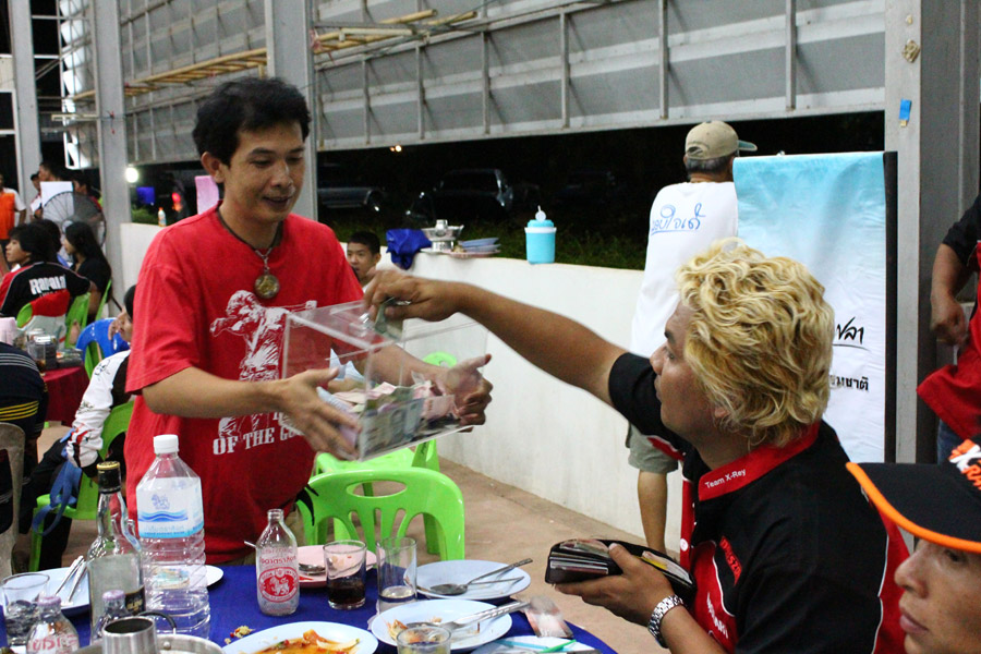มีมากให้มาก มีน้อยให้น้อยตามกำลัง  :love: