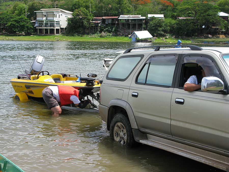 มาถึง...ก็เอาเรือลง...สำรวจหมายกันทันที :grin: :grin: :grin: