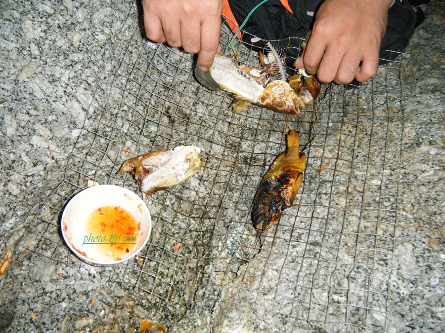 มีเวลากินต้องกินก่อน :umh: :umh: :umh: :umh:

 [b]ขอเชิญกินปลาย่างด้วยกันม้ายล่ะคร๊าฟฟฟฟฟฟ[/b] :um