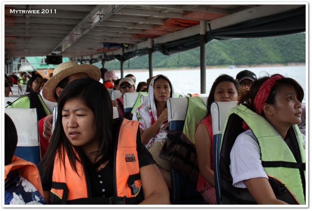 บ่ายโมงแล้วไปขึ้นเรือกันเลย :grin: