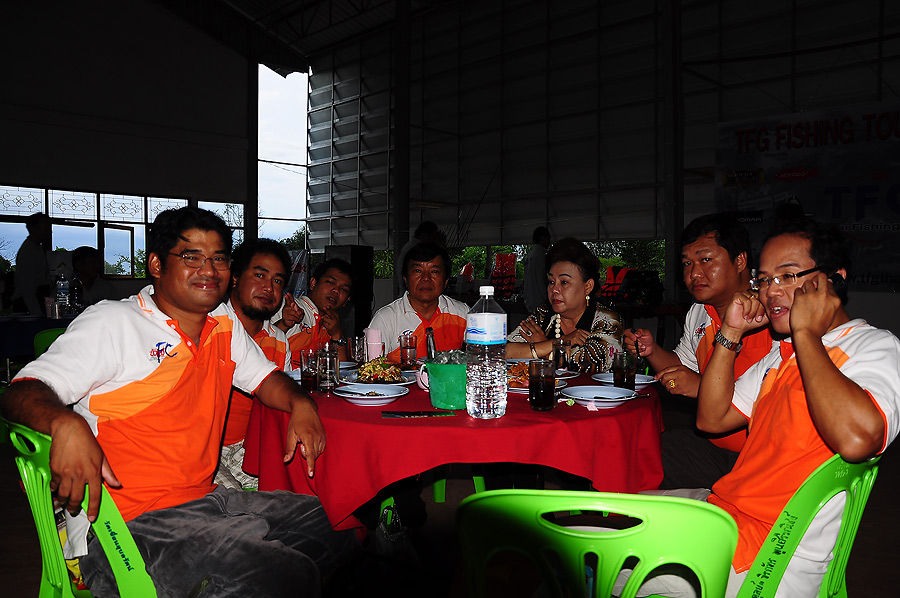 ทีมบั้งไฟเอฟซี มาเกือบครบเลยงานนี้ :grin: