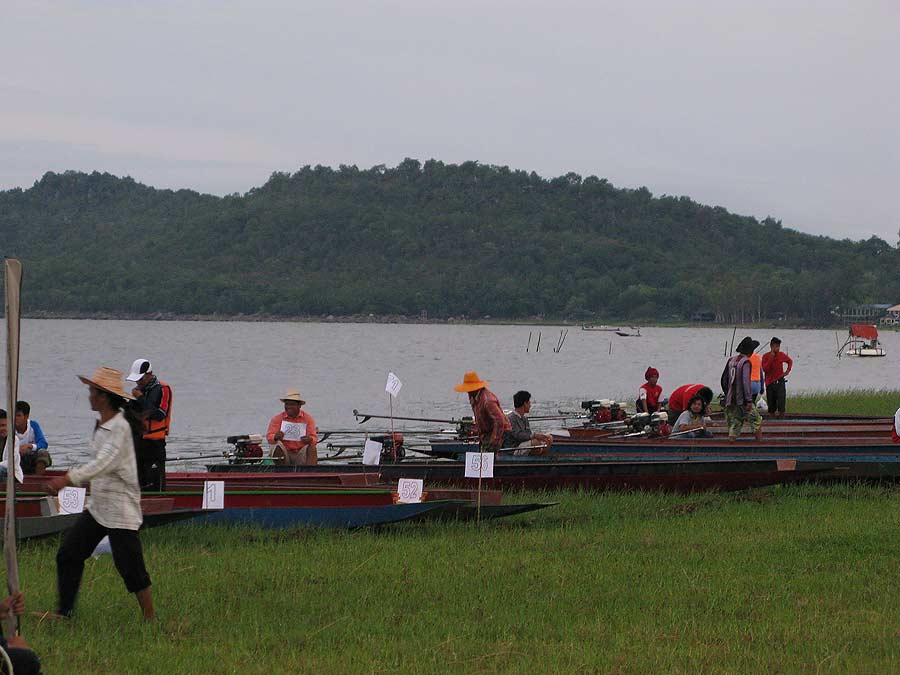 ส่วนทางนี้เรือชาว..บ้าน..เยอะจัง :grin: :grin: :grin: :grin: :grin: :grin: