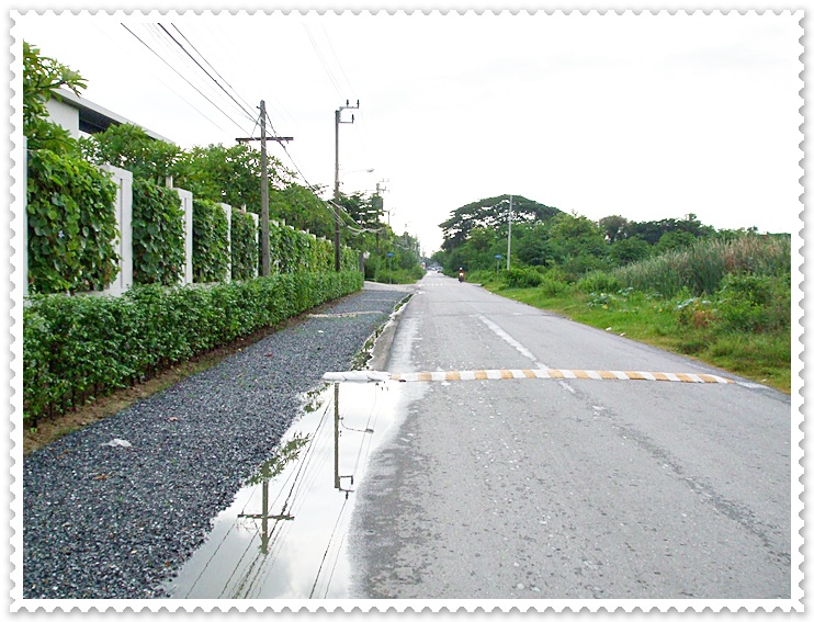 มาถึงครึ่งทางละ   :mad:   :laughing: