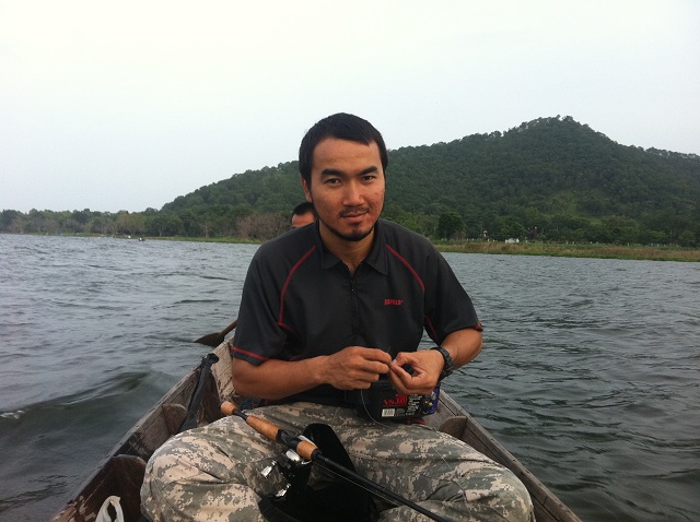 ขอตัดมาตอนลงเรือเลยนะครับ 
เพื่อนร่วมชะตากรรม พี่หนึ่งครับ log in  หนึ่ง_ศรีราชา
ลมแรงมากวันนี้