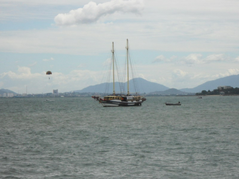 มีเรือไวกิ้งด้วยอ่ะ พัทยานะเนี่ย 555+++
 :ohh: :grin:

 [q]เก๋าสมชื่อคร๊าบบบบบบบบบ ซู๊ดยอดดดดดดดด
