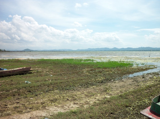 บรรยากาศ คลื่นลมแรง มากลำตะคอง