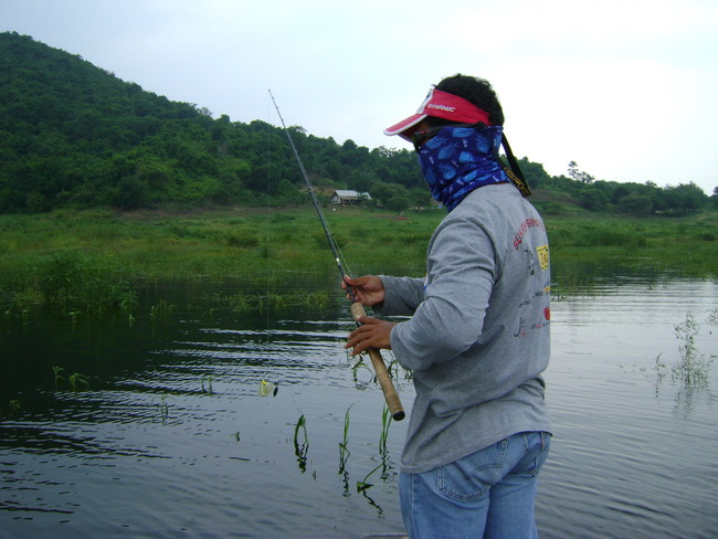  [b]ลอยเรือหากันต่อ[/b]  :cheer: