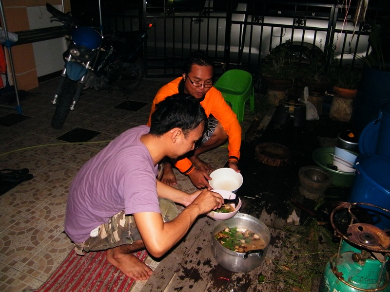ตบท้ายด้วยต้มยำปลารวมมิตร นิล+กระพ