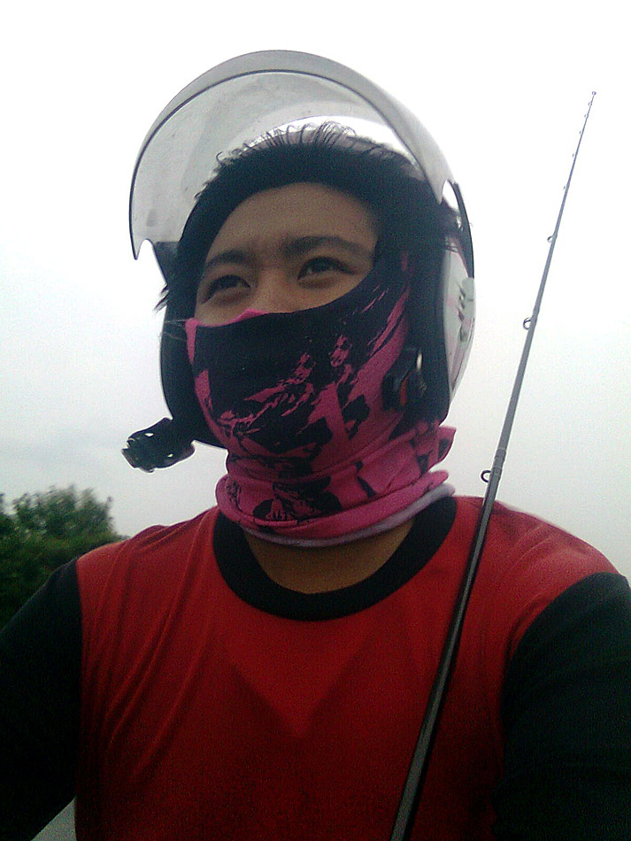  
[b]ไปเรื่อยๆ เหมือนรถขายโอ่ง[/b] :laughing: :laughing: