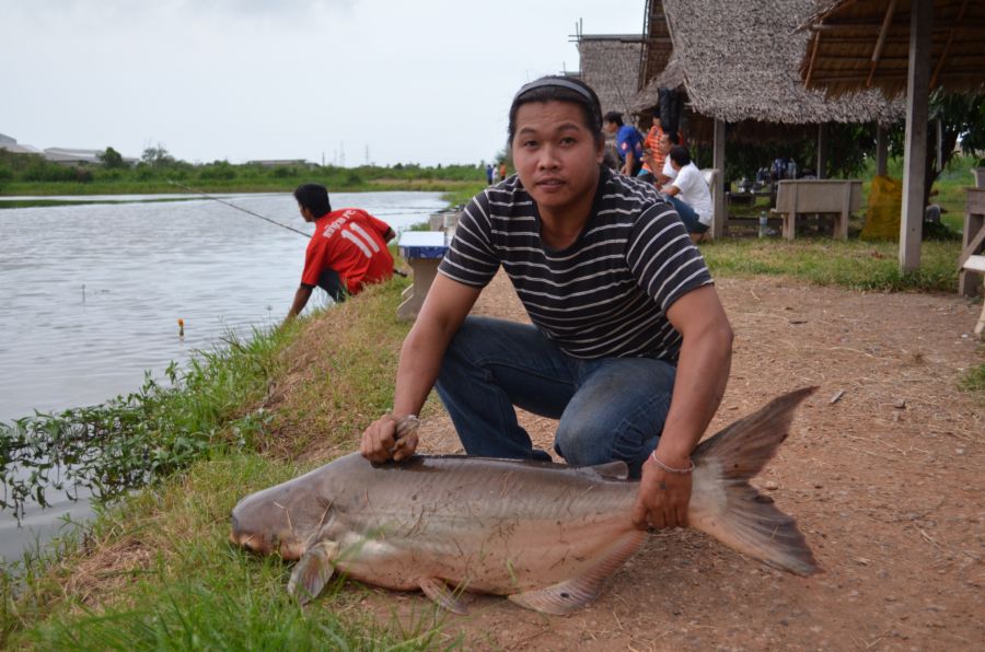 น้องสวนขอยืมปลาน้องเอก  ..........จัดไปหนึ่งหล่อ :smile: :smile: :smile: :smile: