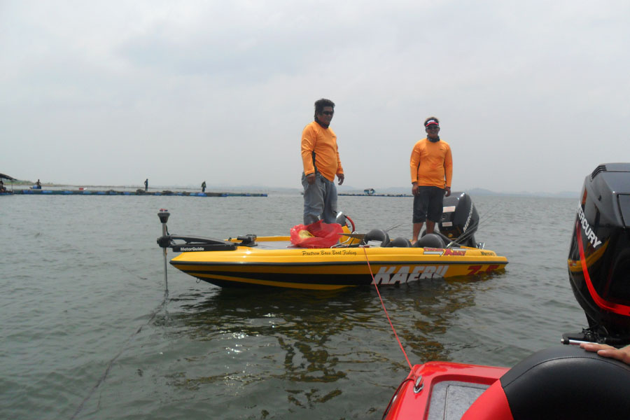 ขอพักเครื่องเรือสักนิดนะครับ
มาดู