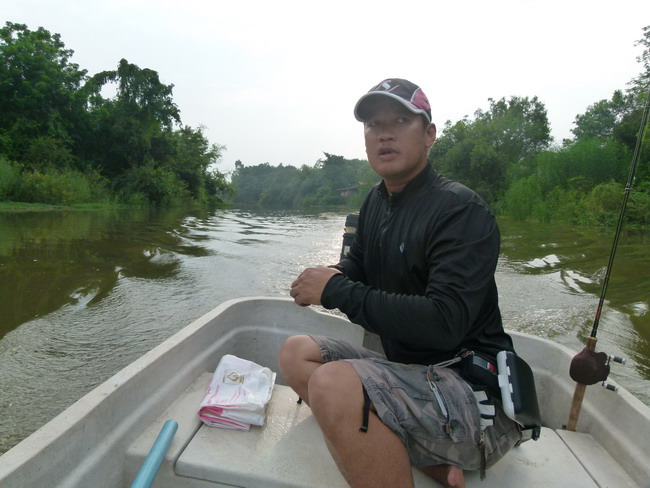 จากรถมาต่อที่เรือครับ :grin: