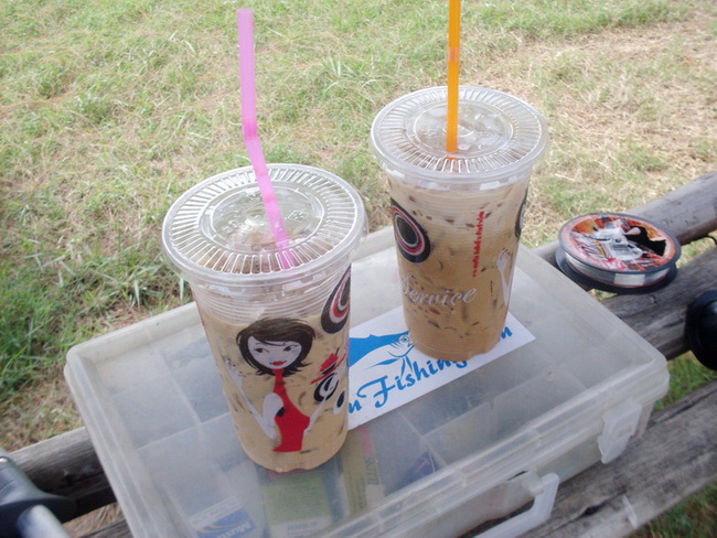 พักเหนื่อย  

ซัดกาแฟซะหน่อย  เดี๋ยวใครจะหาว่า  ไม่แน่จริง

เฮ้ย   จะจบแล้วนะ กระทู้นี้  ทำไม เร